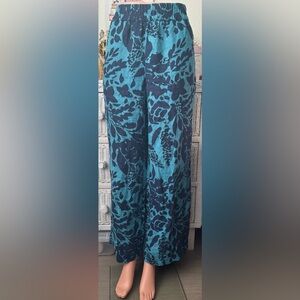 Soft Surroundings 100% Linen wide leg high rise pants Blue floral print Size M